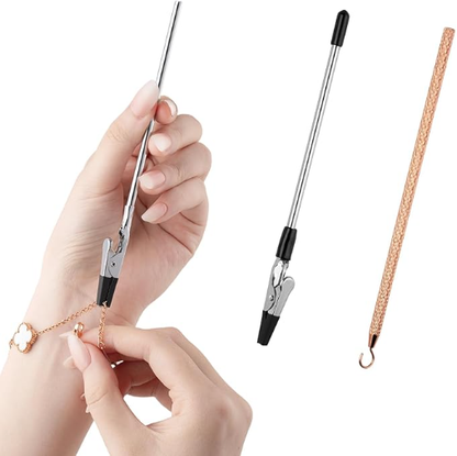 Bracelet tool suitable for use with long nails